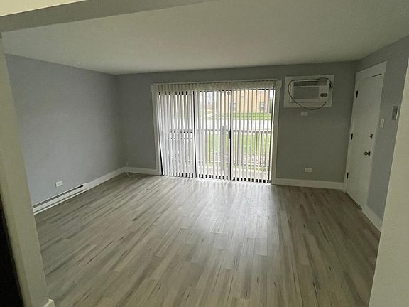 4th image of 11851 S Karlov Ave APT 1C
