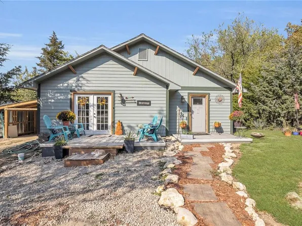109 Beechwood Ln, Linn Valley, KS 66040