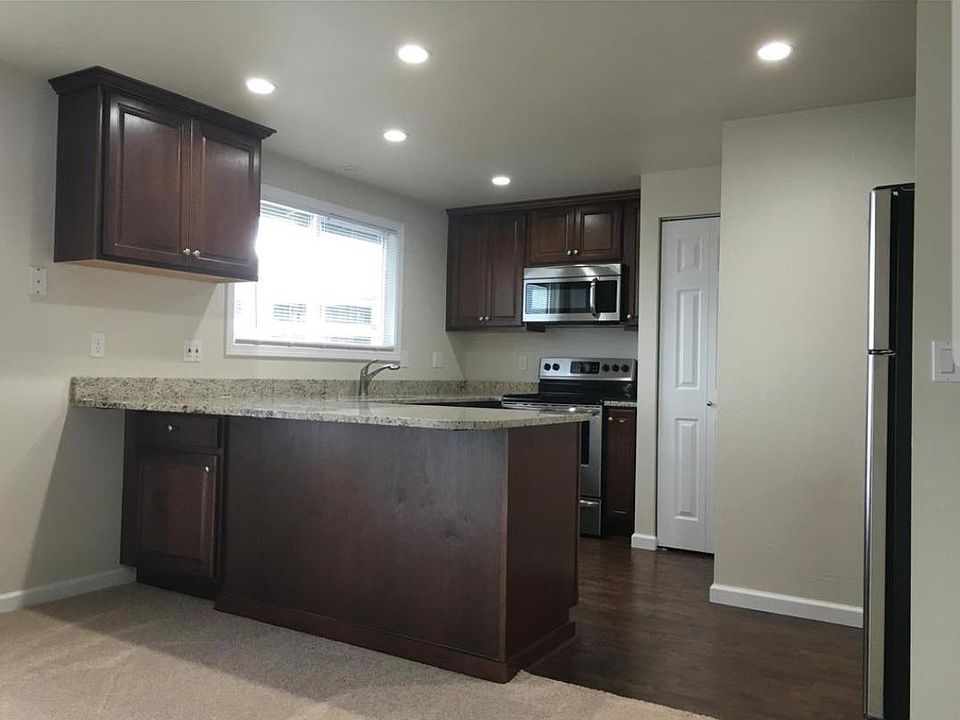 1st image of 11615 91st Ln NE APT 8