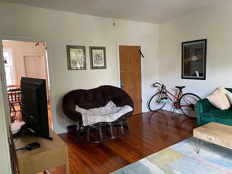 2328 Catharine St #2 — Photo 4