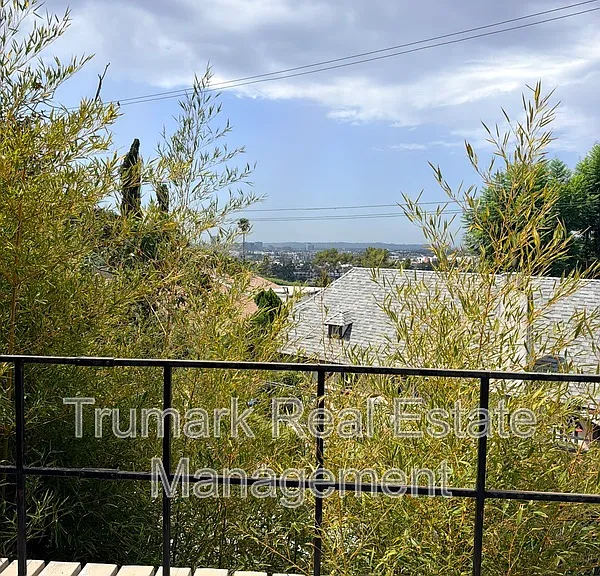 3941 Clayton Ave — Photo 18