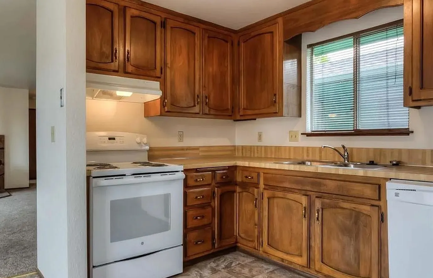 2 bed, 930 sqft, $1,400 — Photo 2