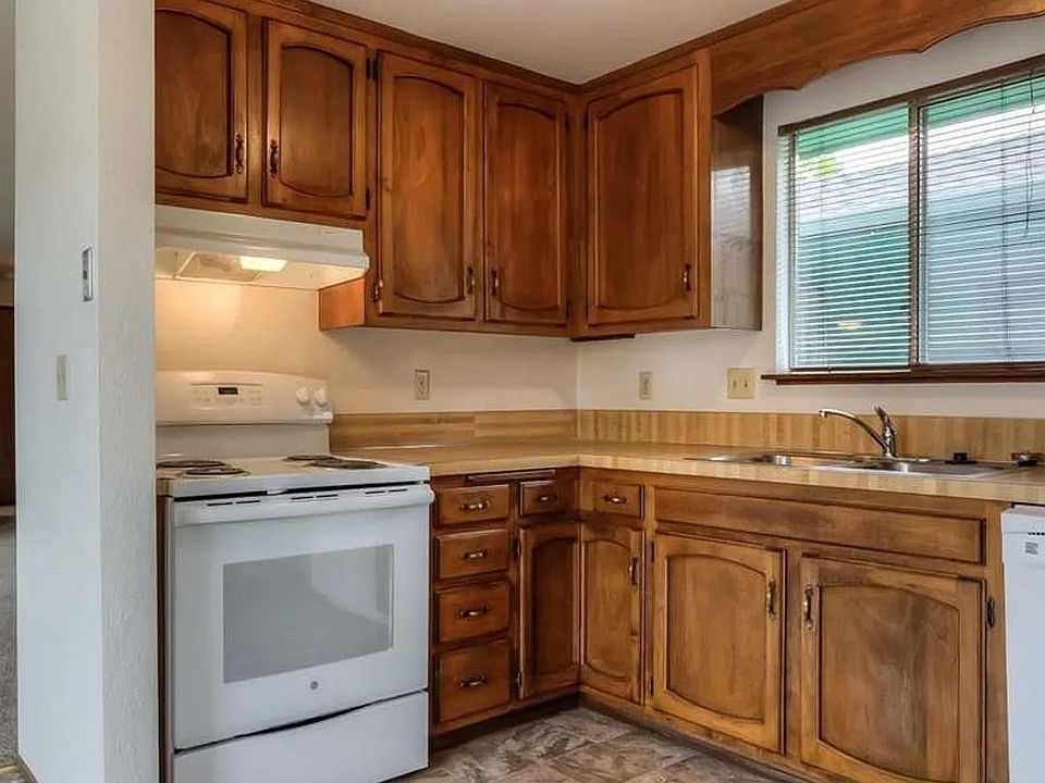 2nd image of 4253 Madrona Way SE