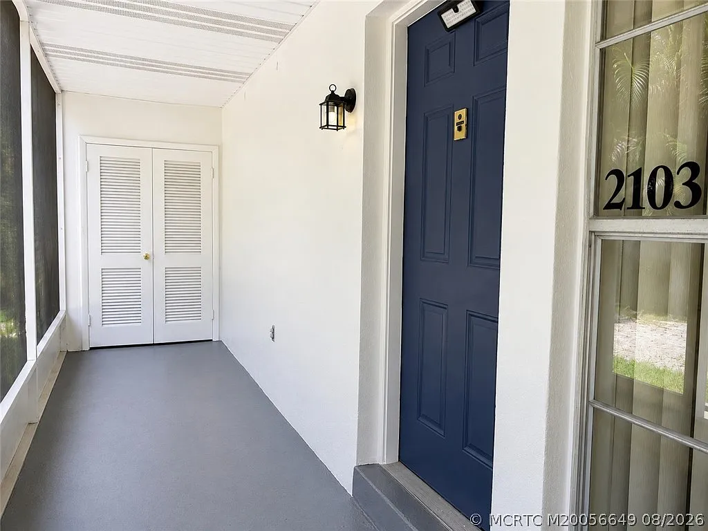 2 bed, 1.0 bath, 876 sqft, $1,750 — Photo 2