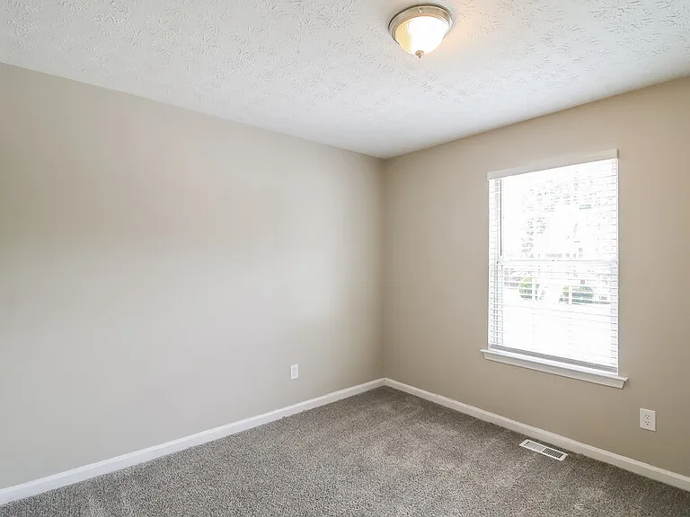 7460 Royale Ct — Photo 16
