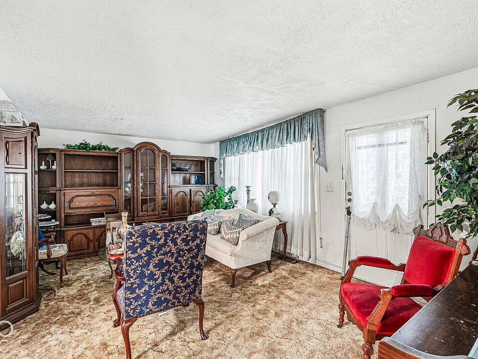 4th image of 6080 Gifford Ave