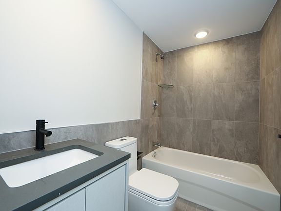 4th image of 1851 Germantown Ave #1