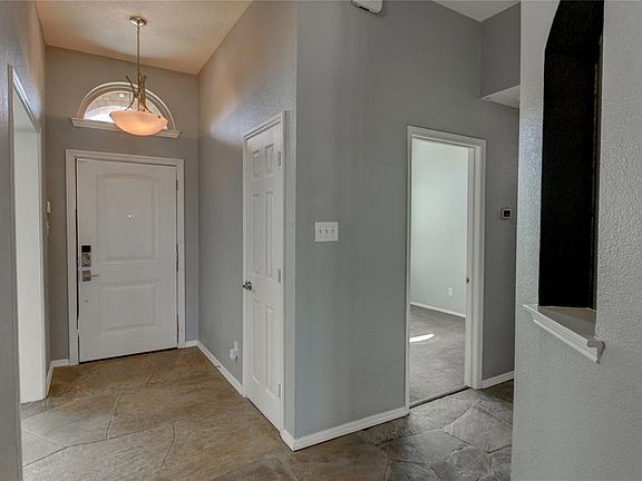 5th image of 6208 White Pine Dr