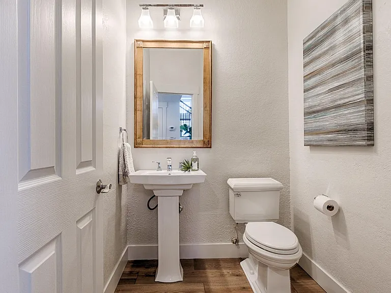 704 Hunt Ave — Photo 30