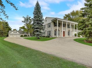 9832 N Range Line Rd, Mequon, WI 53092