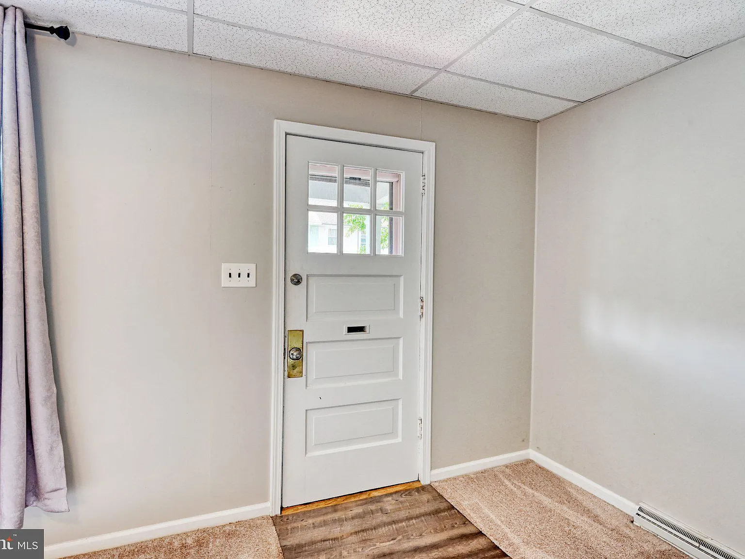 3 bed, 1.5 bath, 1232 sqft, $2,200 — Photo 3