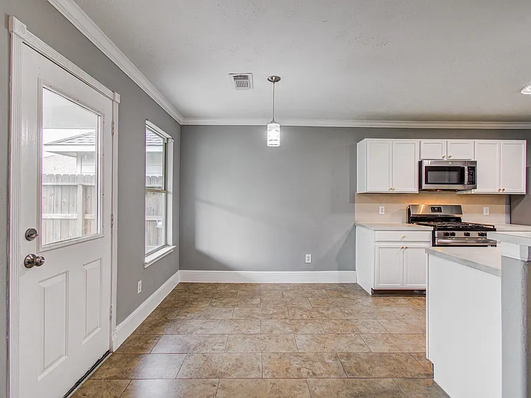 13963 Maximos Dr — Photo 13