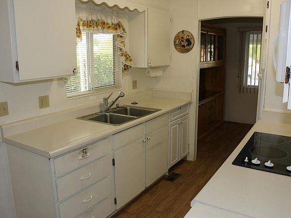 3rd image of 7555 E Arbor Ave