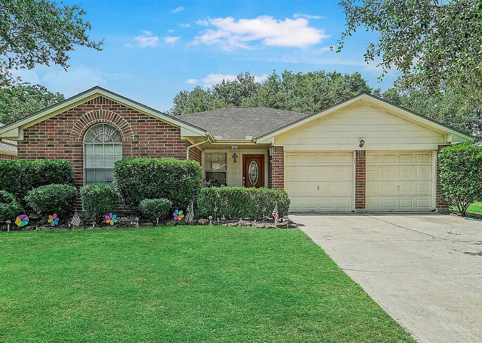 1st image of 16215 Cypress Trace Dr