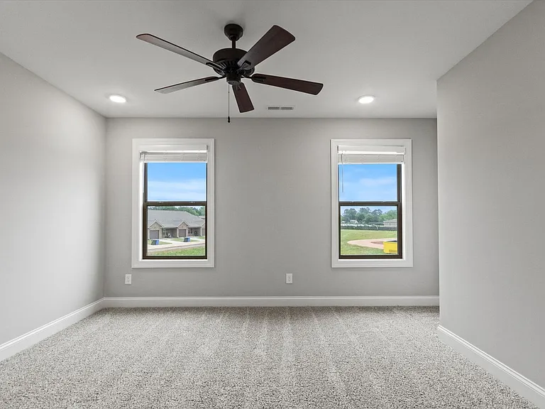 16097 Cohen Dr — Photo 23