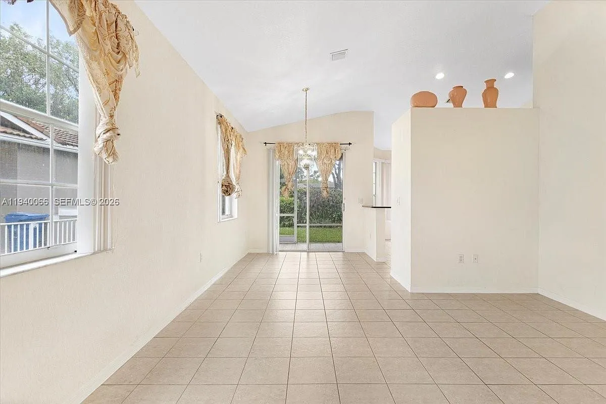 3 bed, 1452 sqft, $3,250 — Photo 4