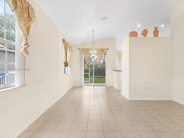 7620 S Aragon Blvd — Photo 4