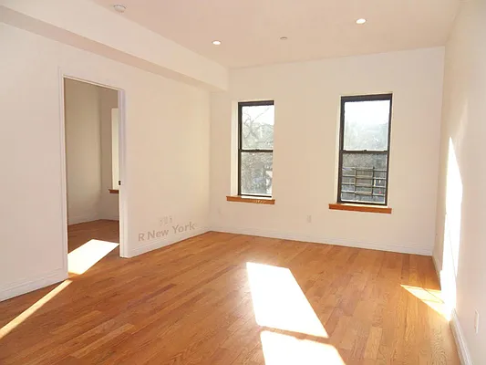 Rented by R New York | media 8