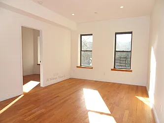 Rented by R New York