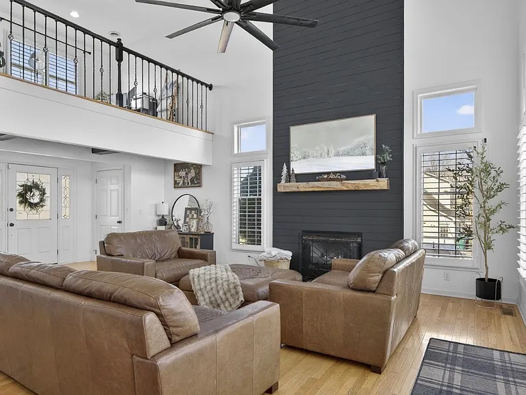 18459 John Ashley Dr — Photo 11