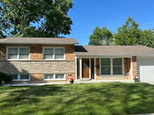 2716 Larkspur Ln, Hazel Crest, IL 60429