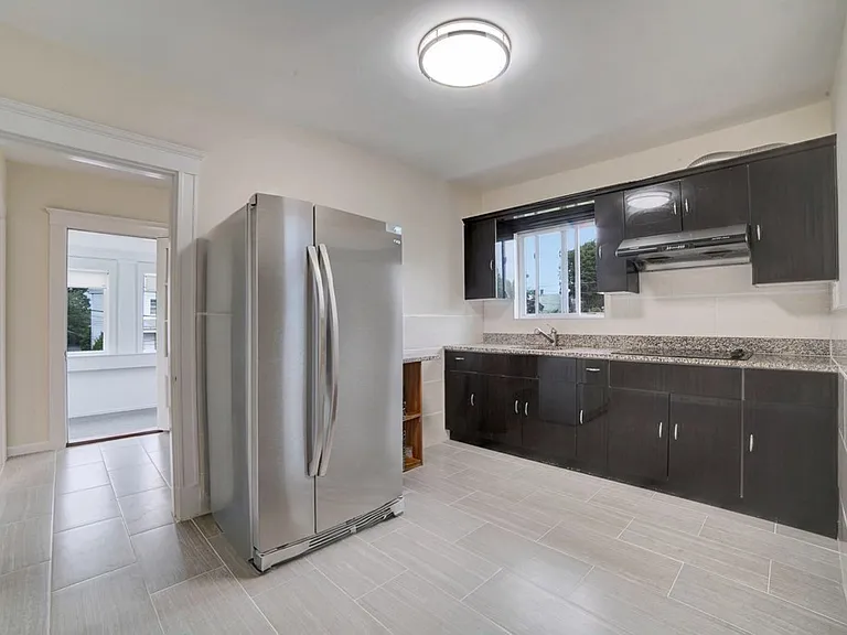 10 Bedford St #2 — Photo 1