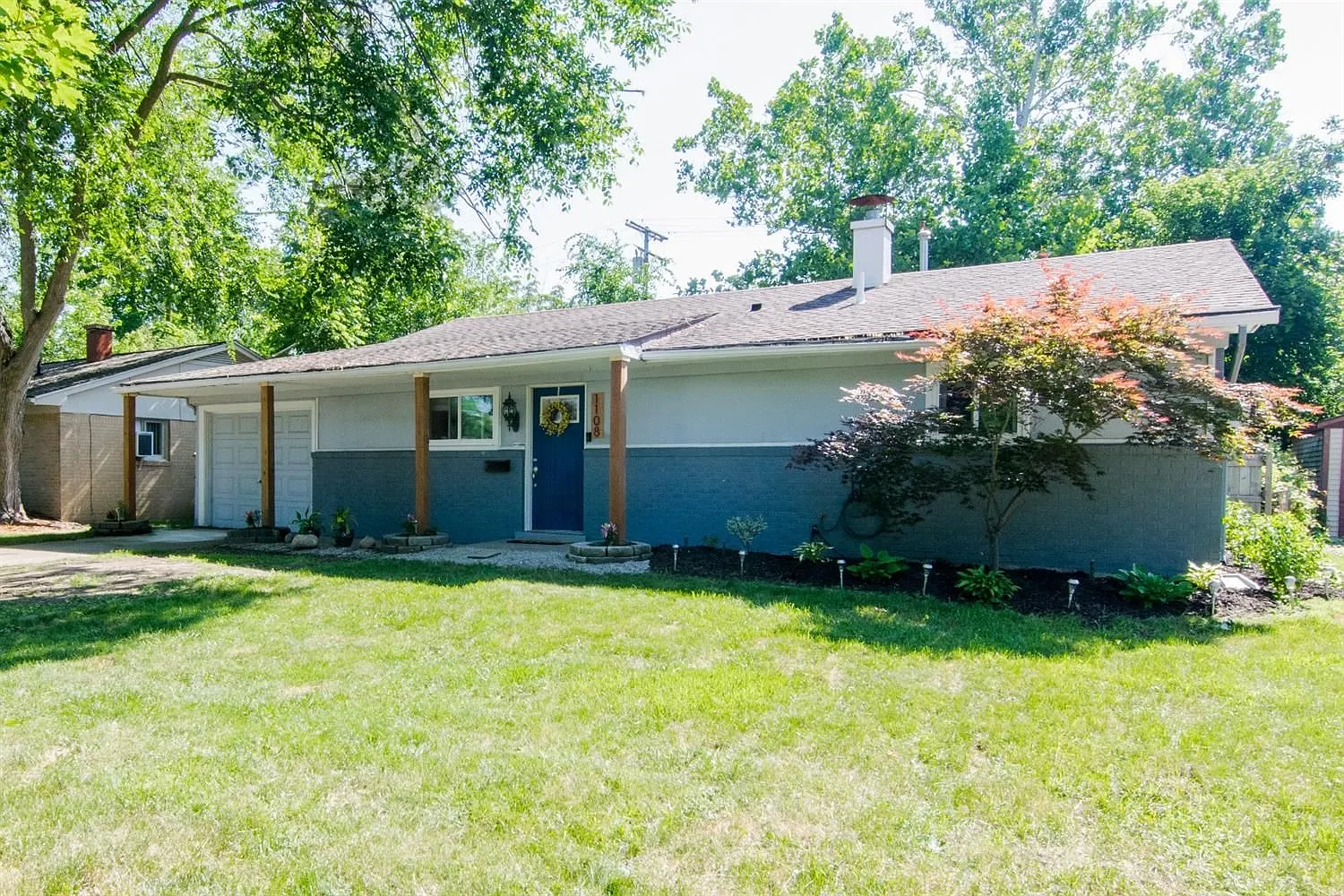 1108 N Maple Rd photo 1