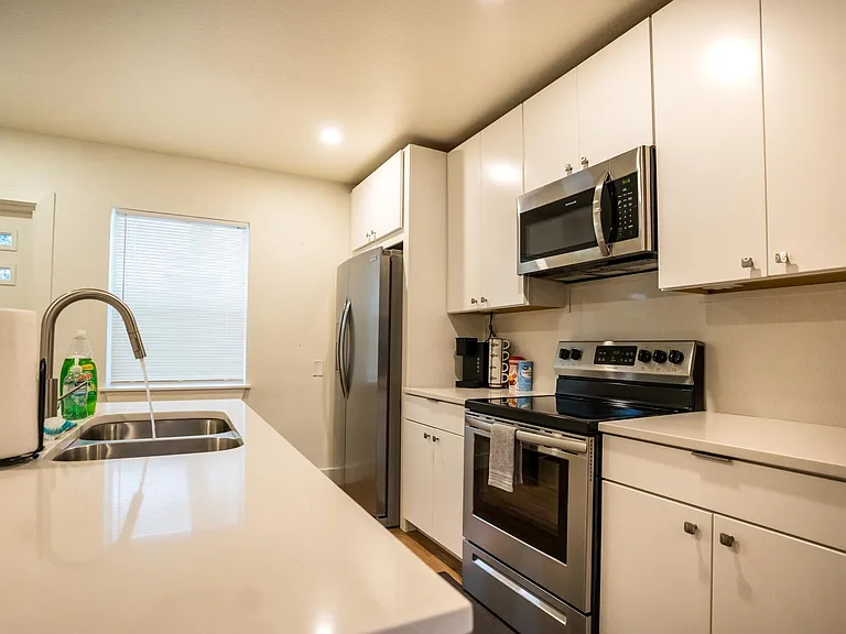 2160 Riverside Ave #2 — Photo 14