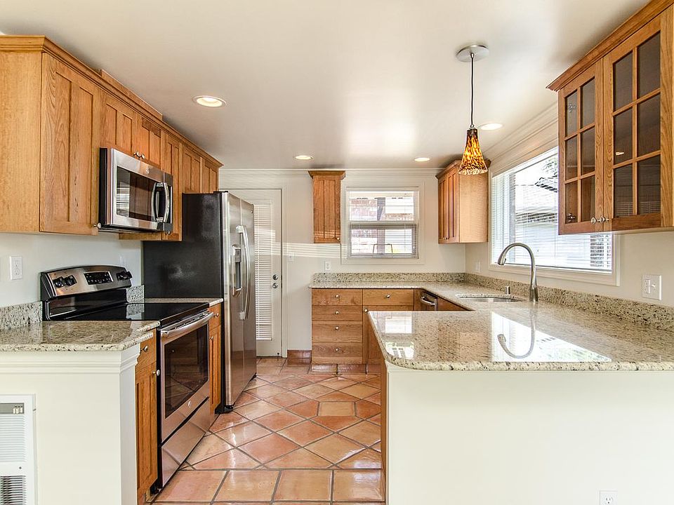 1st image of 336 7th Ave S