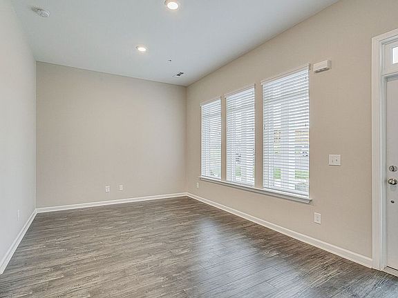 First floor 350 sf office 