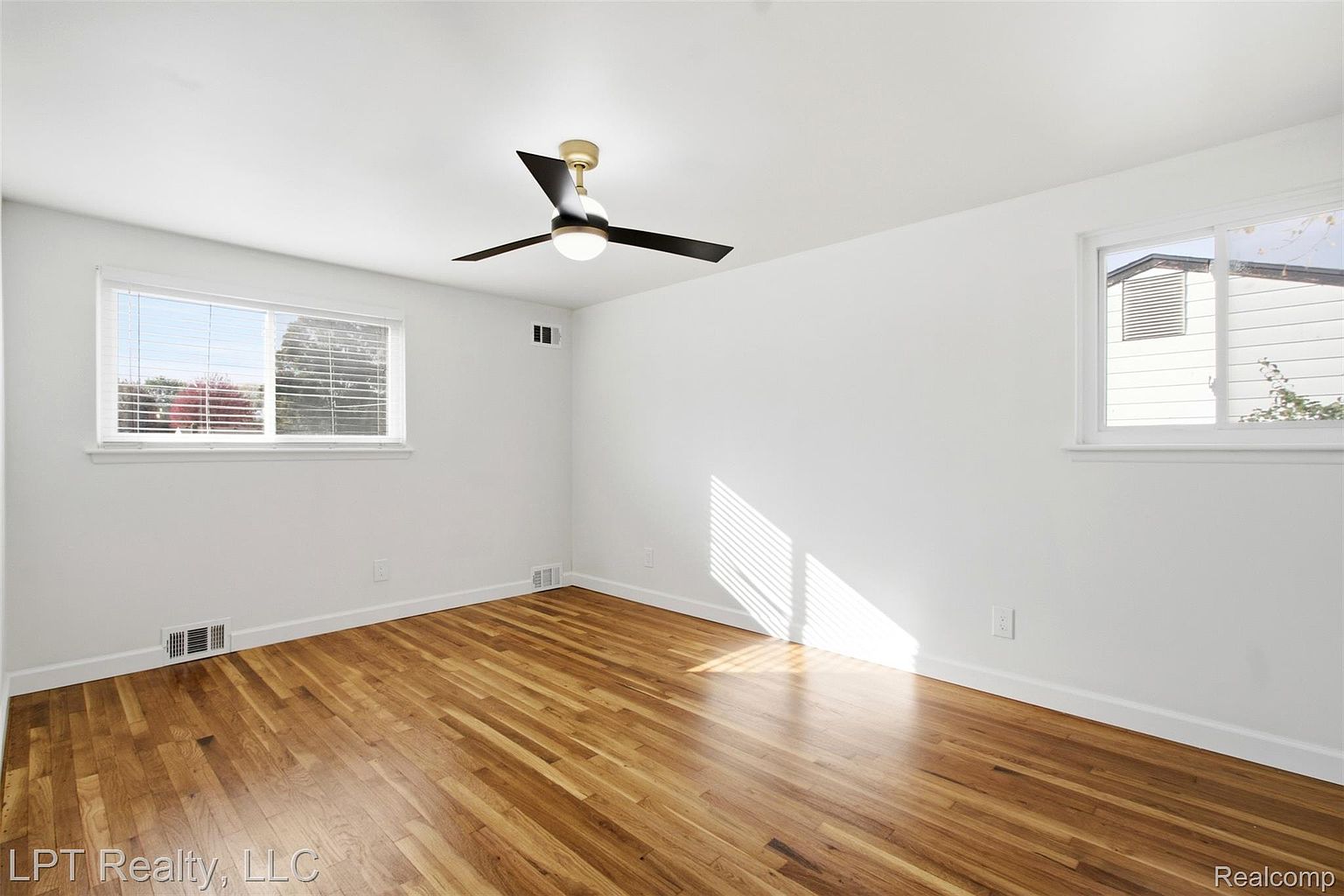 27116 Selkirk St, photo 14