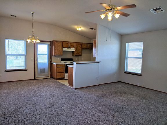 3rd image of 2821 E Lake Dr