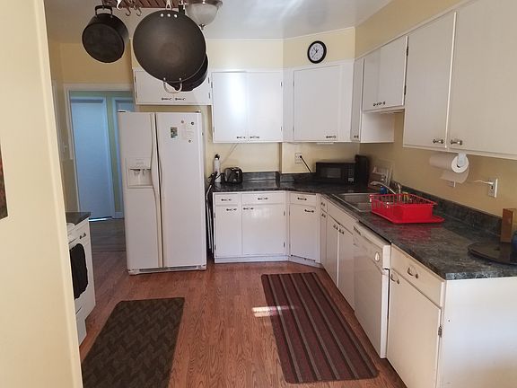 2nd image of 1144 Munich St #1