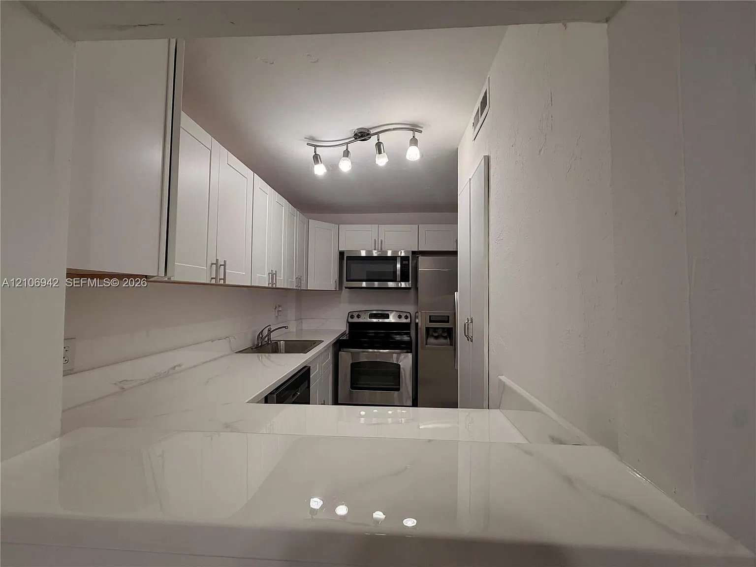 5050 Condo — Photo 2