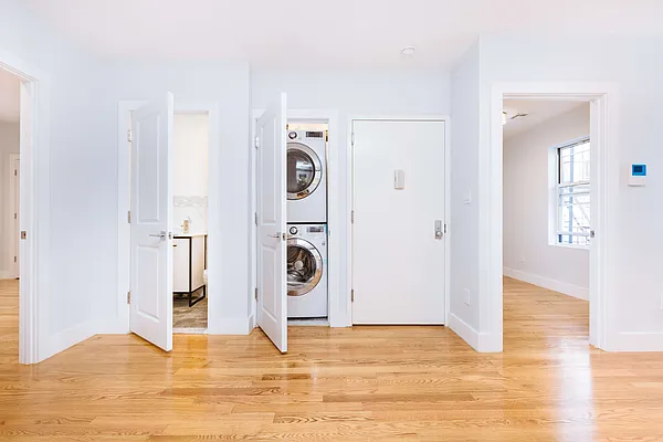 Rented by Nooklyn NYC LLC | media 30