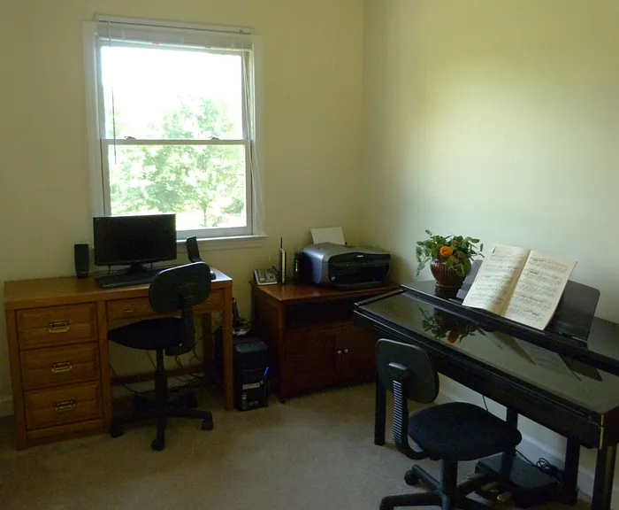 211 Sandlewood Dr — Photo 2