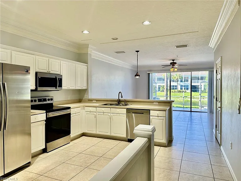 1164 Oxford Ln #29 — Photo 9