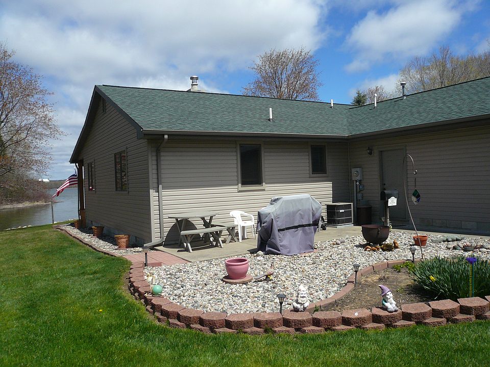 1st image of 1084 W Lake Dr