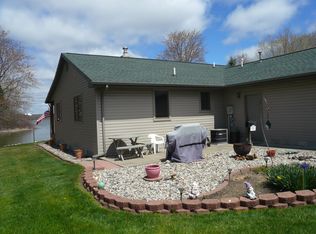 1084 W Lake Dr, West Branch, MI 48661