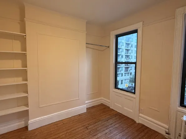 1758 1st Avenue image 1 of 9