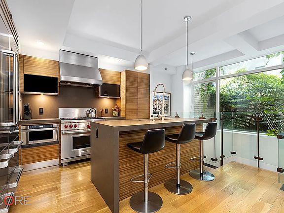 4th image of 271 W 122nd St #A