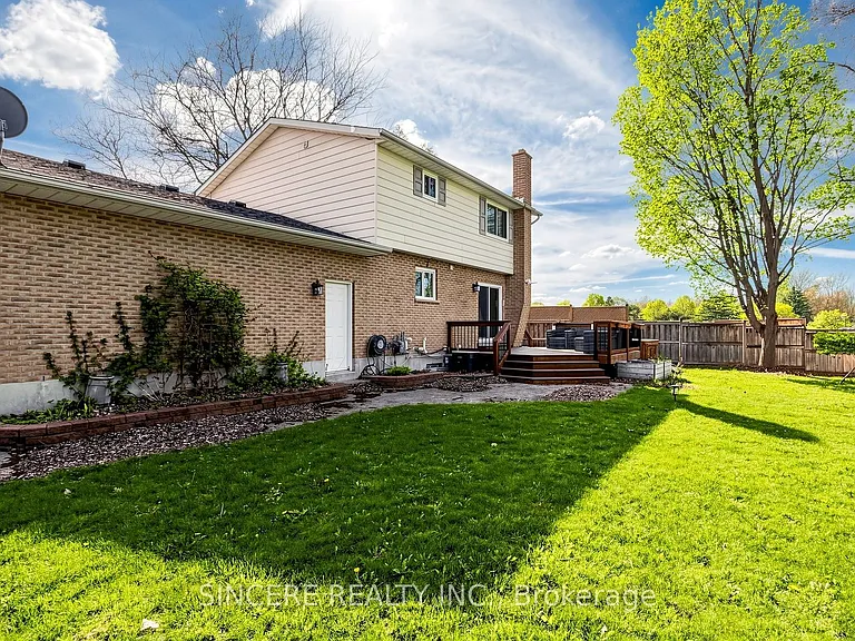 592 Canewood Cres — Photo 49