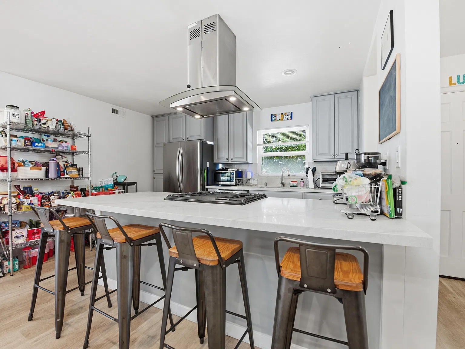 5 bed, 1400 sqft, $7,400 — Photo 4