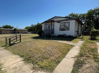 2901 Canberra Ct, Fort Worth, TX 76105