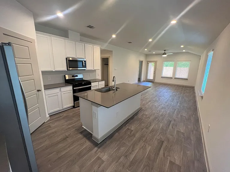 12916 Wempe Way — Photo 5