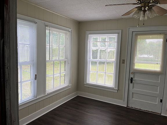 4th image of 807 Kaufman St S