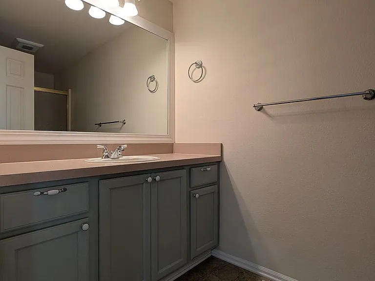 3657 Westleigh St — Photo 15