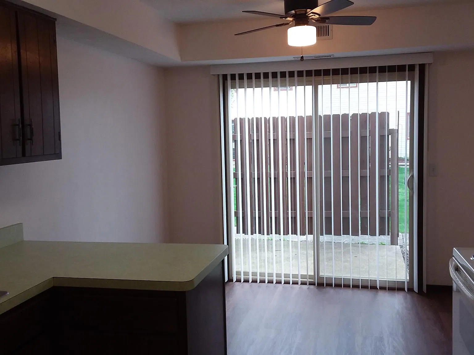 2 bed, 1.5 bath, 1058 sqft, $1,200 — Photo 3