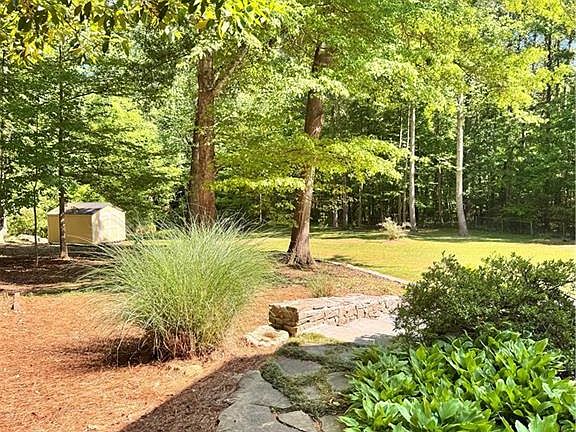5th image of 266 Lantern Ridge Ct