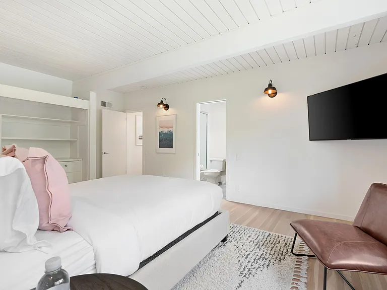 Take a minute for yourself as you fall asleep in one of our extremely comfortable beds